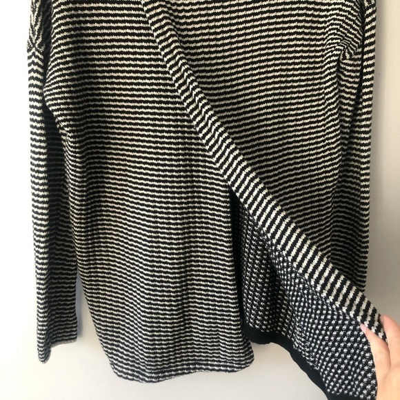 Cabi Fergie Turtleneck Striped Split Front Sweater Size Small Cozy Pullover - Picture 10 of 11